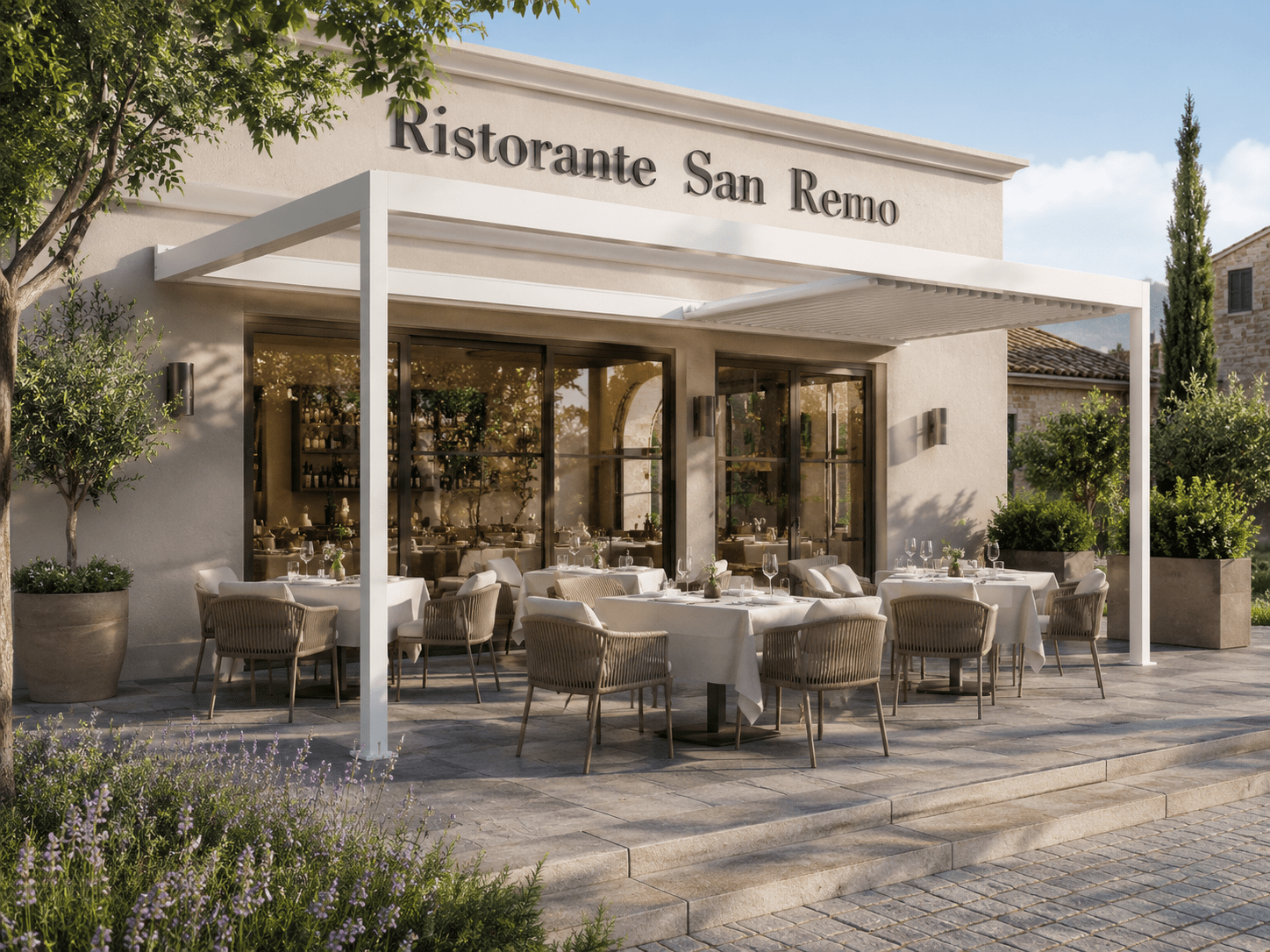 AirCube Open Wandmontage in Weiß auf einer Restaurantterrasse mit seitlich geöffneten Lamellen